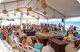Marriott Bonvoy Cardmembers gathered for Chef Andrés' paella demo on the beach 