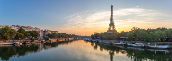 A view of the Eiffel tower from the Seine River