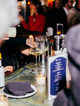 Wine bar @chasesapphire TikTok post