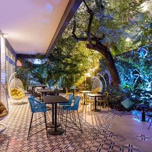 Outdoor dining patio at Atwell Suites Miami Brickell