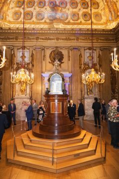 Guests mingling in Kensington Palace state room