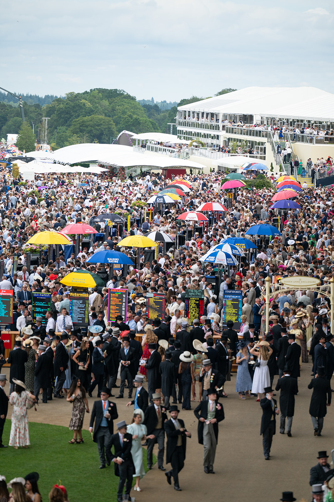 Crowds gathered along Ascot rails