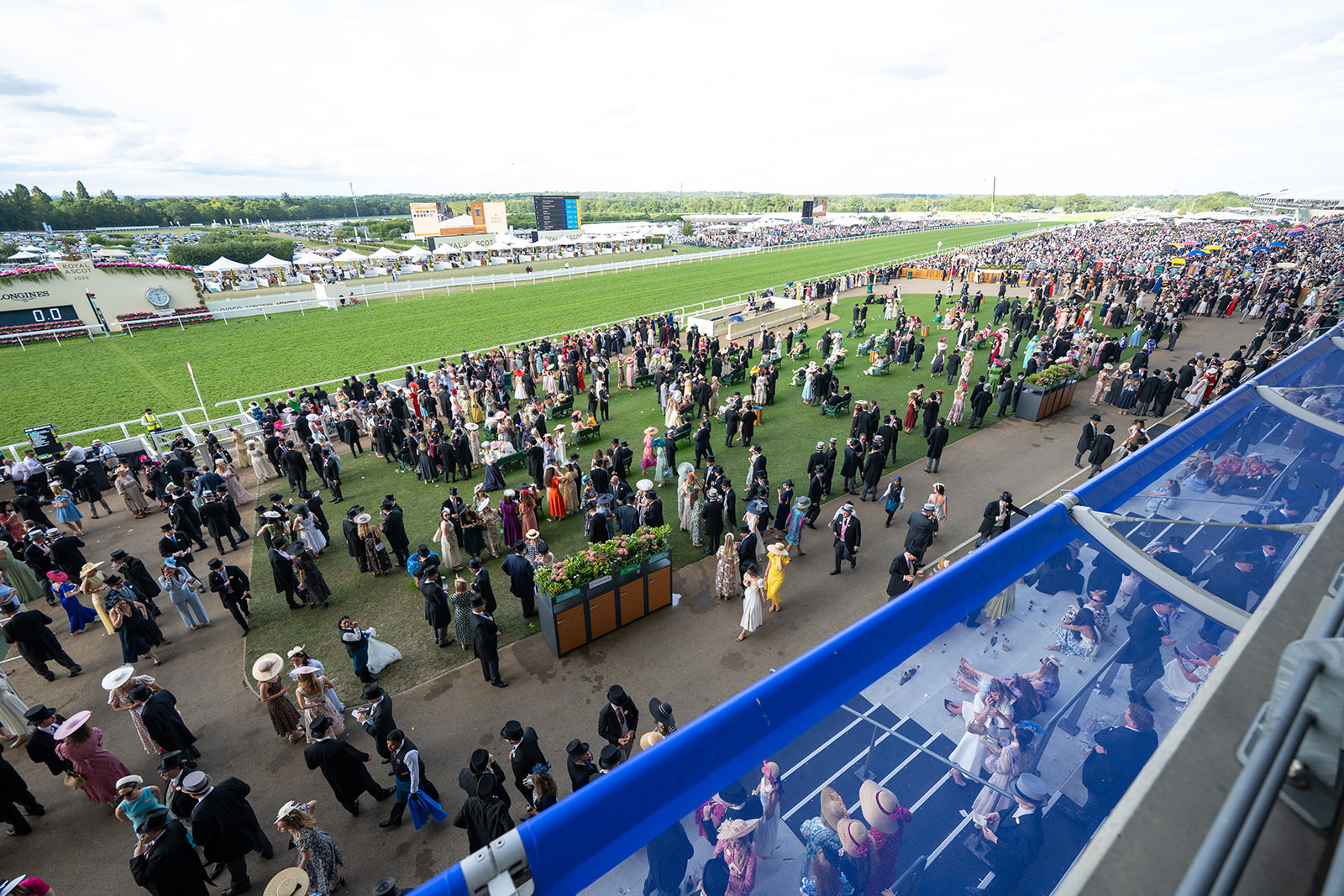 View of Royal Ascot racecourse and crowd