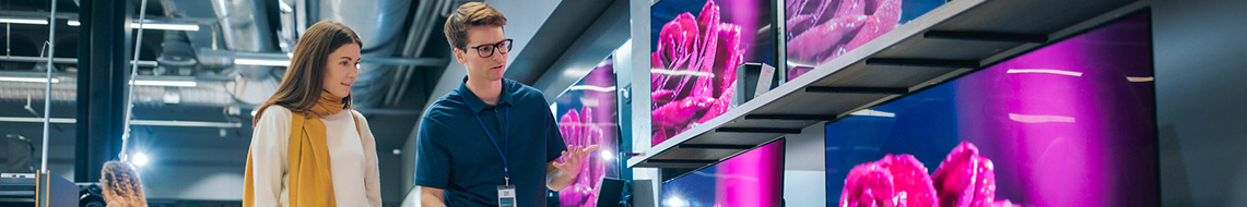 Newlyweds shop for a brand new, big screen TV